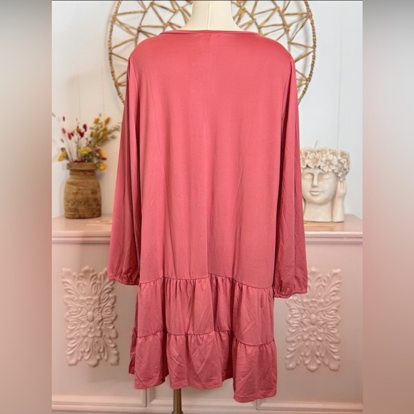 Women’s NWT Ninexis 1X Flowy Pink Long Sleeve‎ Dress - Picture 2 of 8
